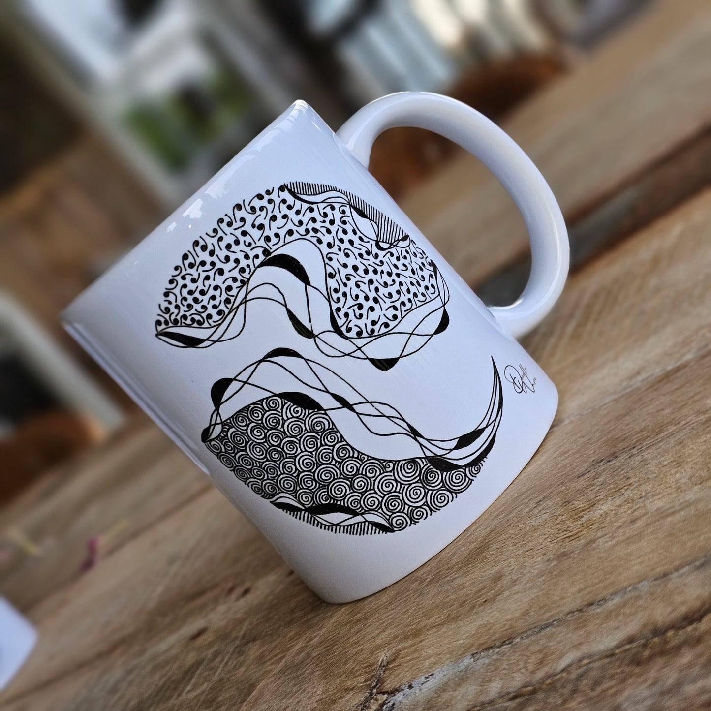 Single Doodle Design Round Mug - Stormy Night