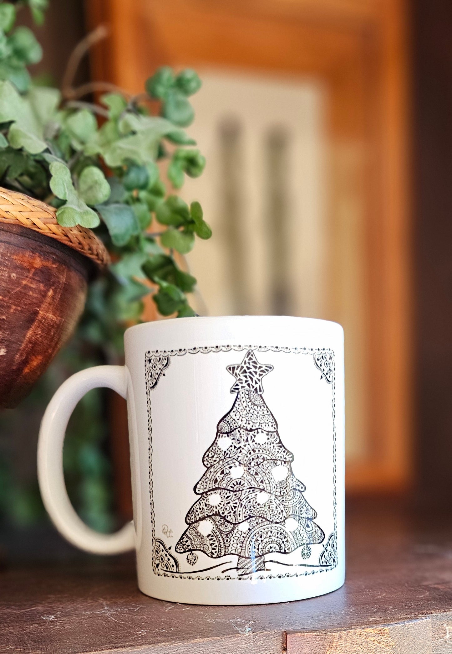 Single Doodle Design Round Mug - Christmas Tree
