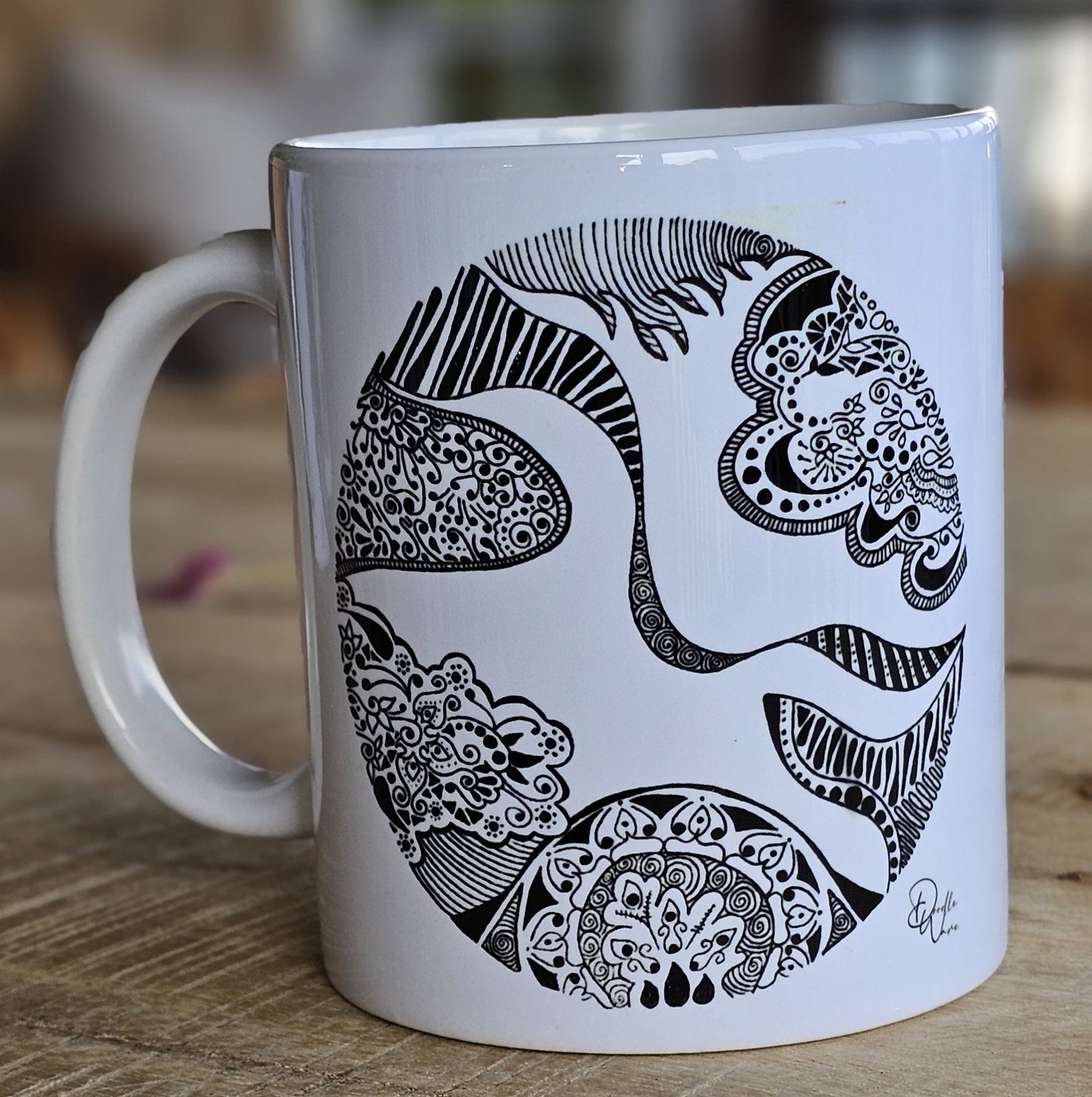 Single Doodle Design Round Mug - Sky Fall