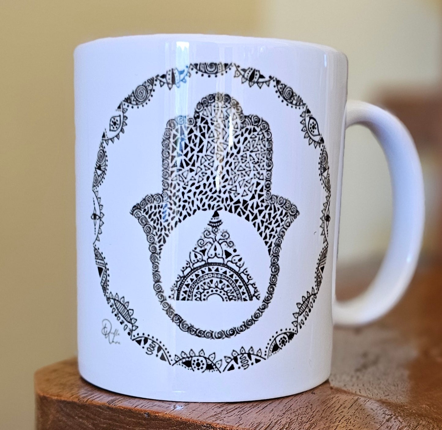 Single Doodle Design Round Mug - Hamsa 22