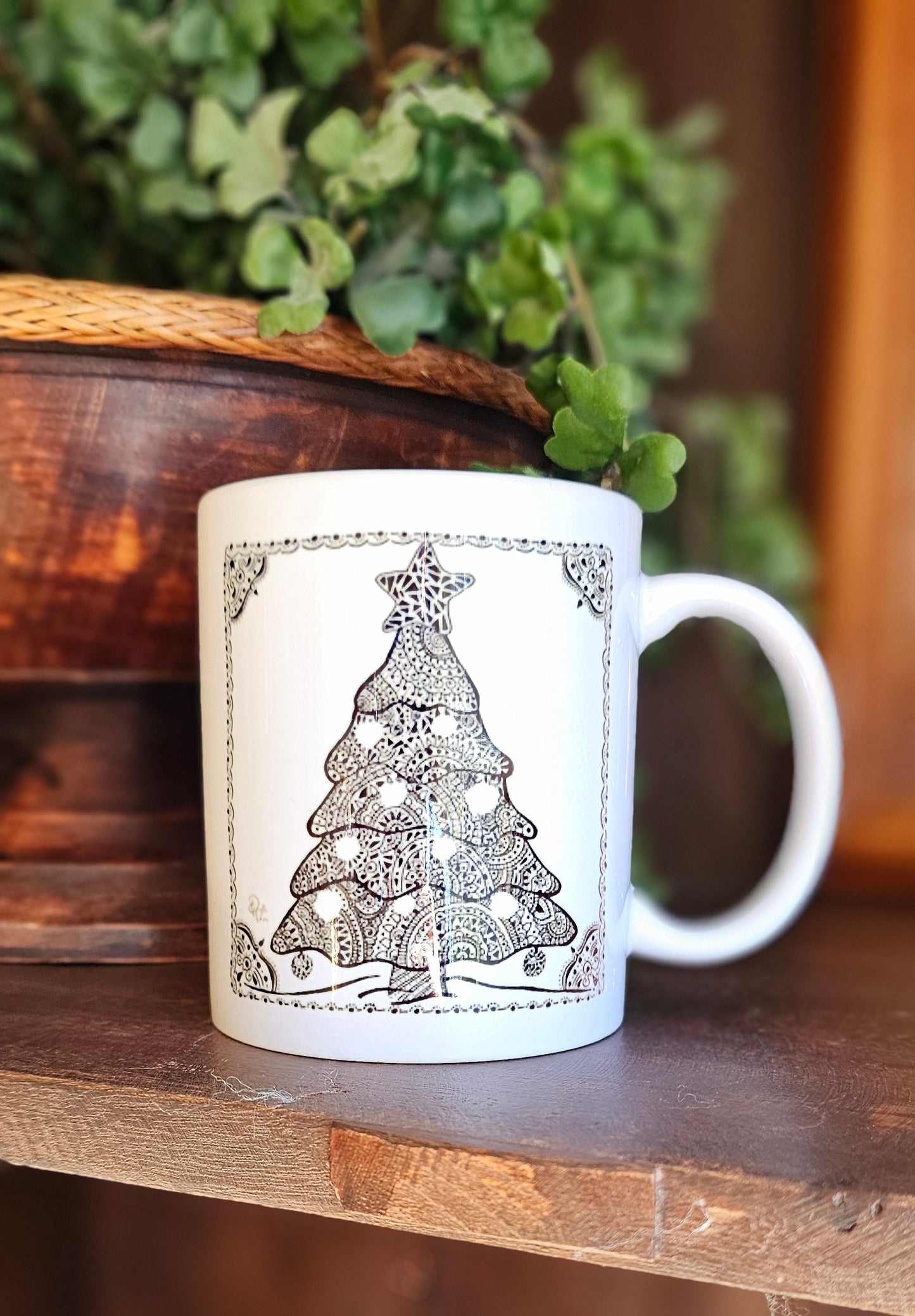 Single Doodle Design Round Mug - Christmas Tree