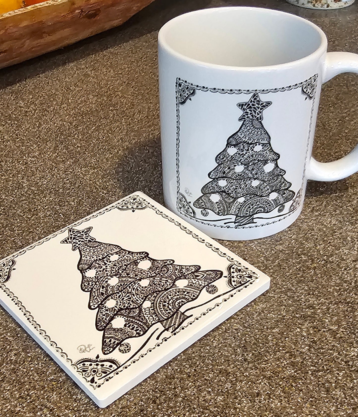 Single Doodle Design Round Mug - Christmas Tree