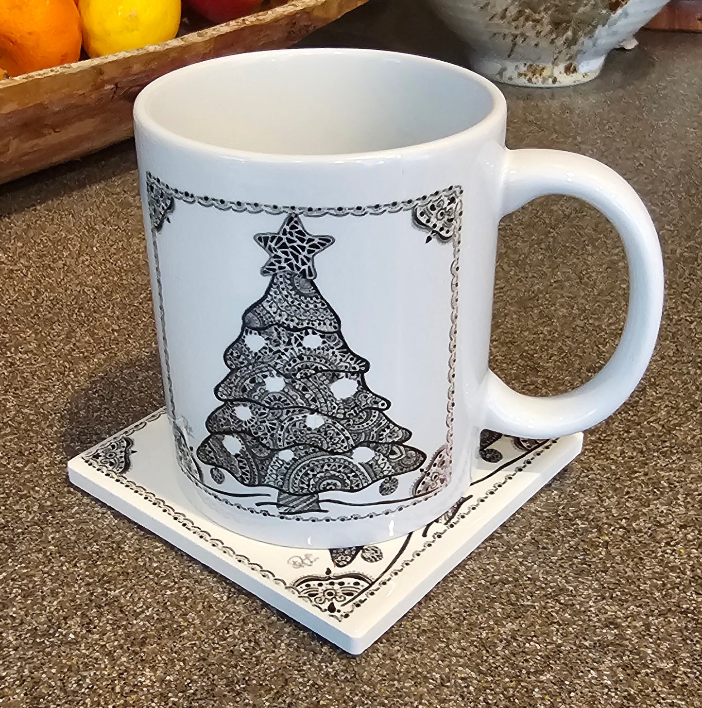 Single Doodle Design Round Mug - Christmas Tree