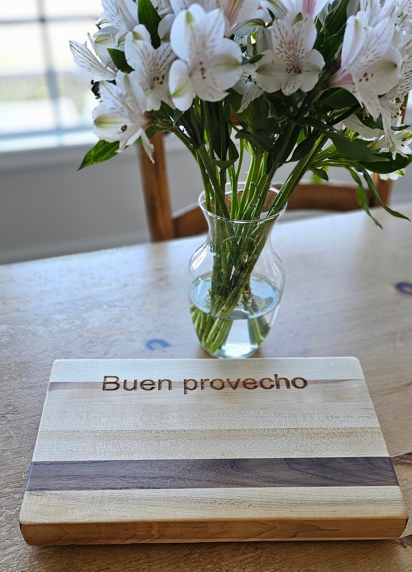 Doodleware Cutting Boards - Bon Appetit in Spanish (Español)